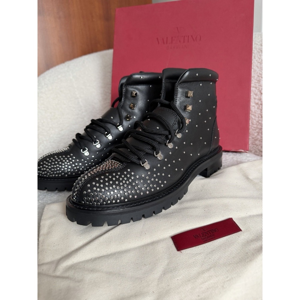 NWT Valentino Garavani - Dewstuds Leather Combat Boots Size‎ 40.5